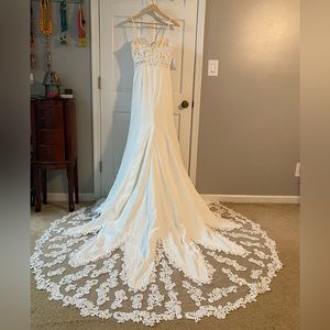 Off White Wedding Dress - Size 4